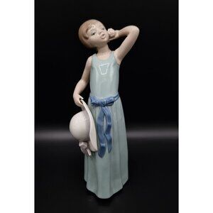 Vintage Lladro Porcelain Figurine Young Girl With Hat Blue Dress Spain
